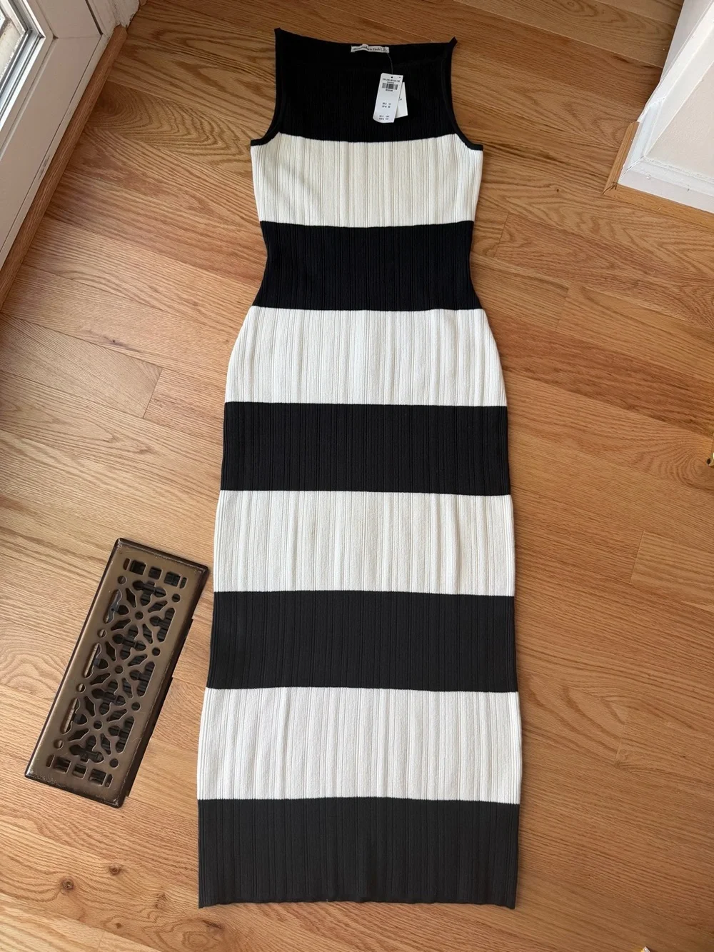 Abercrombie & Fitch Black Cream Striped Ribbed Knit Maxi Dress M NWT
